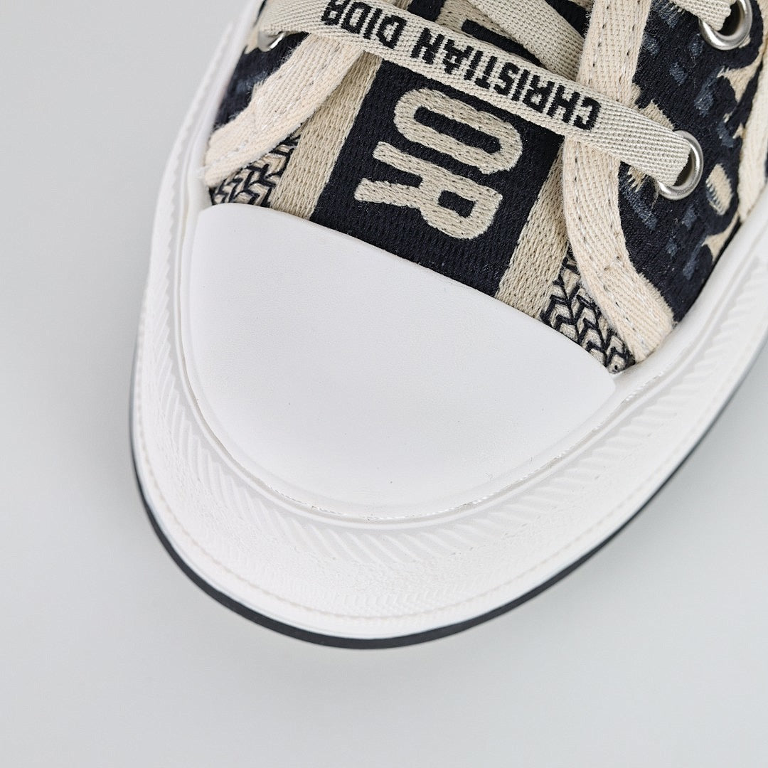 Dior Walk'n'Dior Low-Top Sneakers – Black & White Oblique Jacquard Canvas