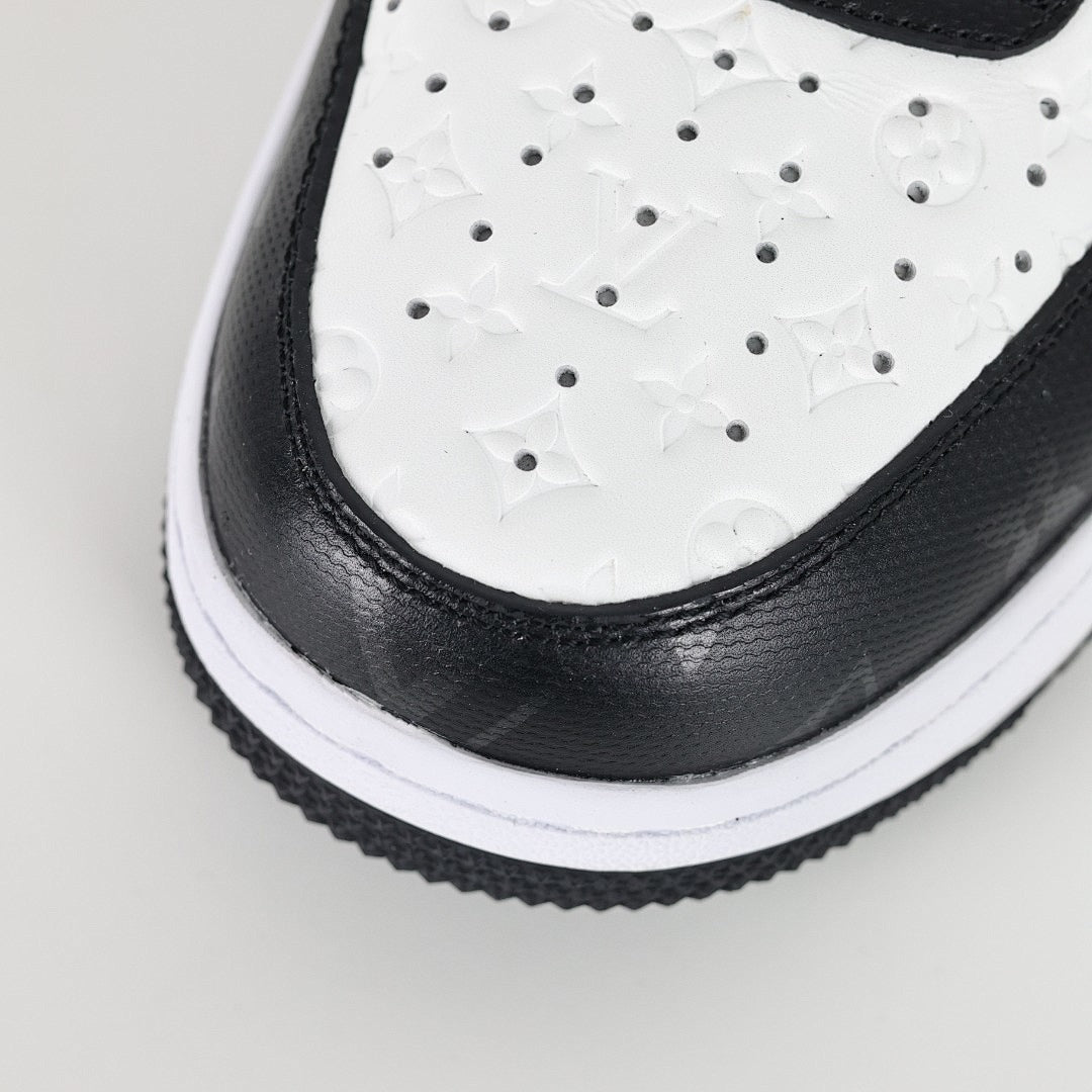 Louis Vuitton x Nike Air Force 1 Sneaker 001 - view 5