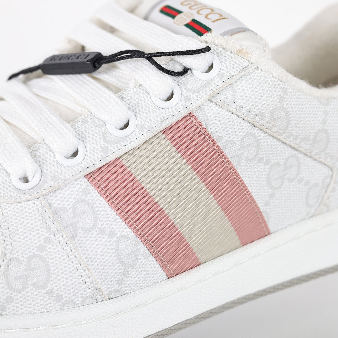 Gucci Screener Low-Top Sneakers – White GG Supreme Canvas with Web Stripe