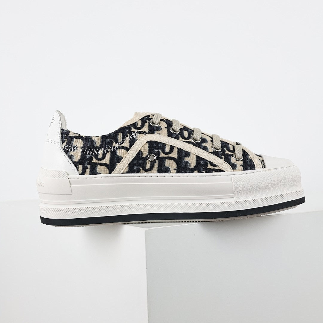 Dior Walk'n'Dior Low-Top Sneakers – Black & White Oblique Jacquard Canvas
