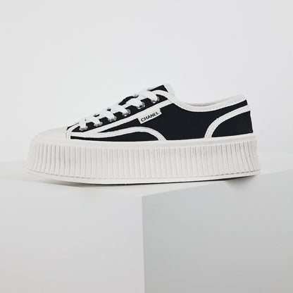 Chanel 2024 Spring/Summer Low-Top Canvas Platform Sneakers – Black & White