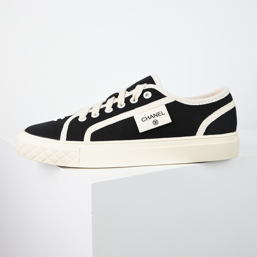 Chanel Limited Edition Low-Top Canvas Sneakers – Black & White with CC Logo Patch