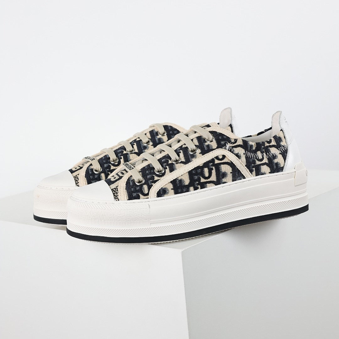 Dior Walk'n'Dior Low-Top Sneakers – Black & White Oblique Jacquard Canvas