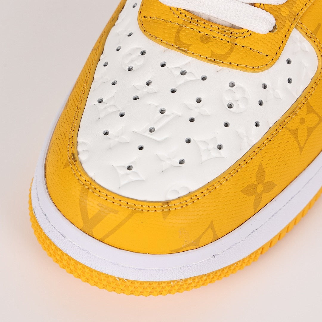 Louis Vuitton x Nike Air Force 1 Sneaker 027 - view 5