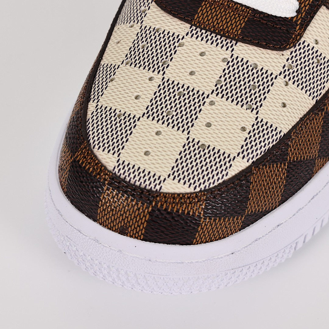 Louis Vuitton x Nike Air Force 1 Sneaker 043 - view 5